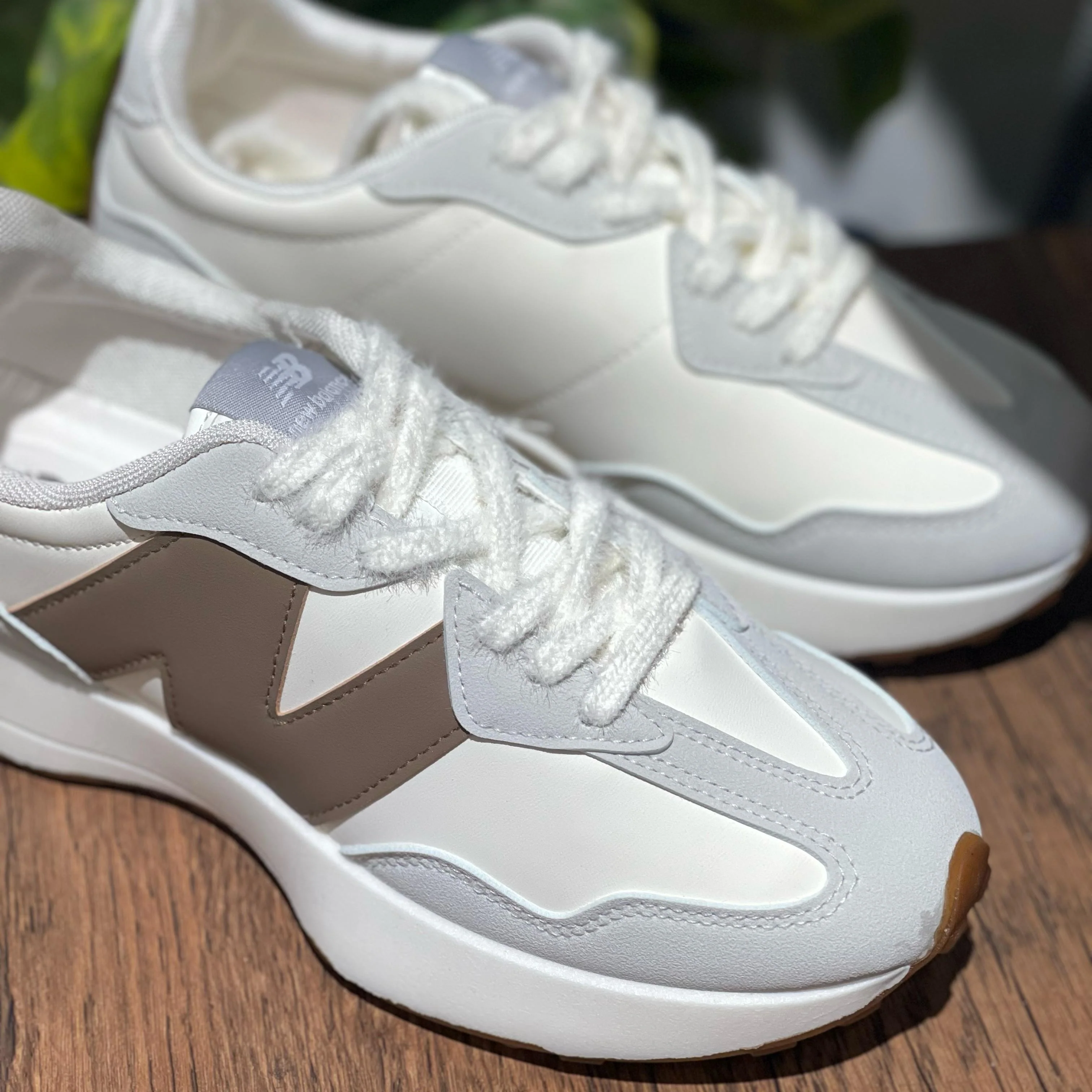 New Balance327 - Image 3